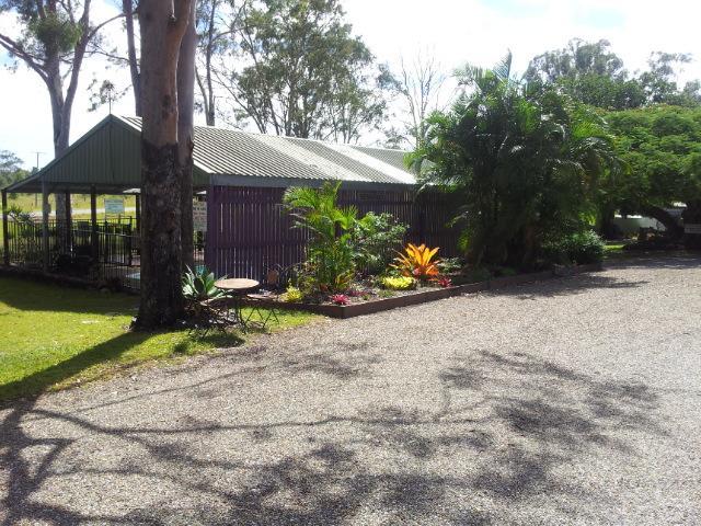 Greenacres Motel / Van Park Benaraby Exterior foto